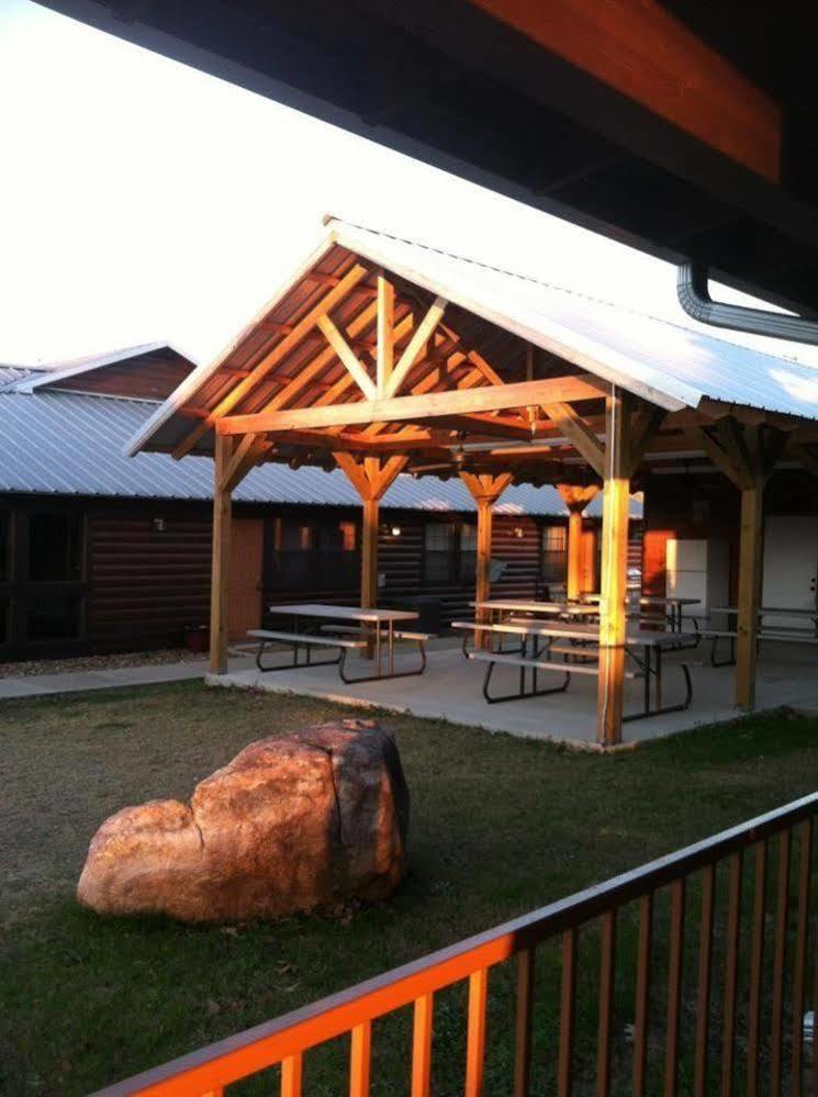 Hochatown Country Lodge Exterior foto